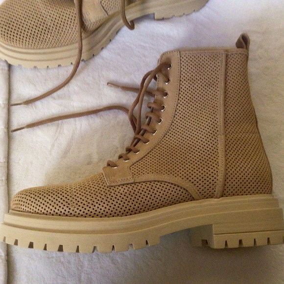 NAPOLEONI Beige Made In Italy Suede Perforated Laced Up Booties, NEW, 39 - Picture 2 of 10